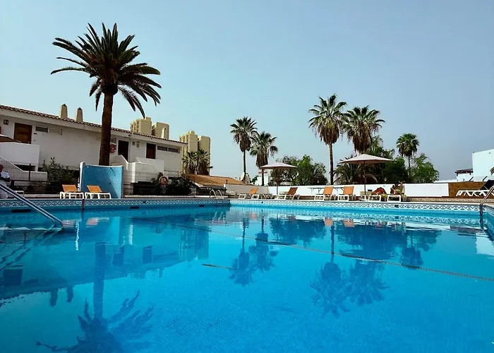 Americas 2br, Pool & Garden, Close To Beach, La37 公寓